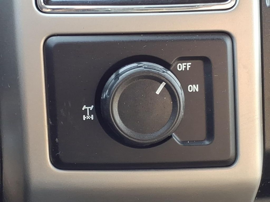 Used Car 2020 Ford F-150  Lariat For Sale Under $35,000 In Pleasanton, Texas