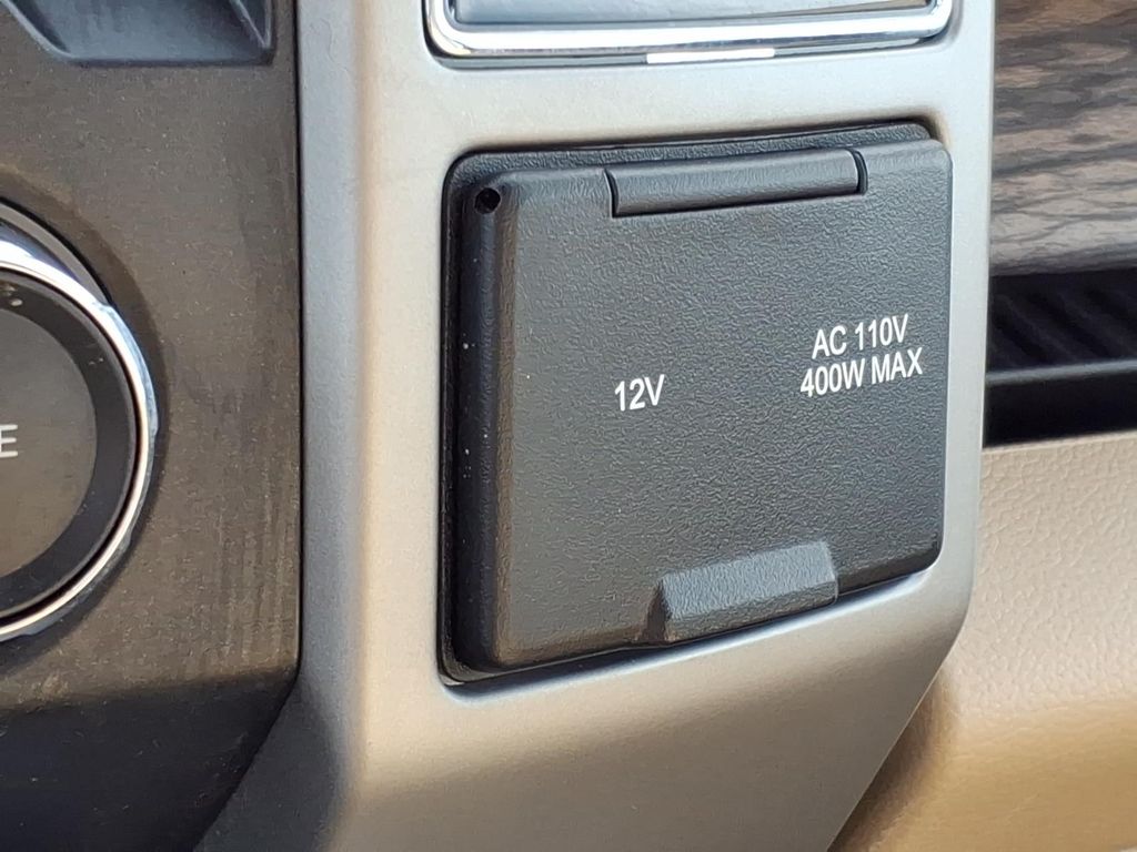 Used Car 2020 Ford F-150  Lariat For Sale Under $35,000 In Pleasanton, Texas