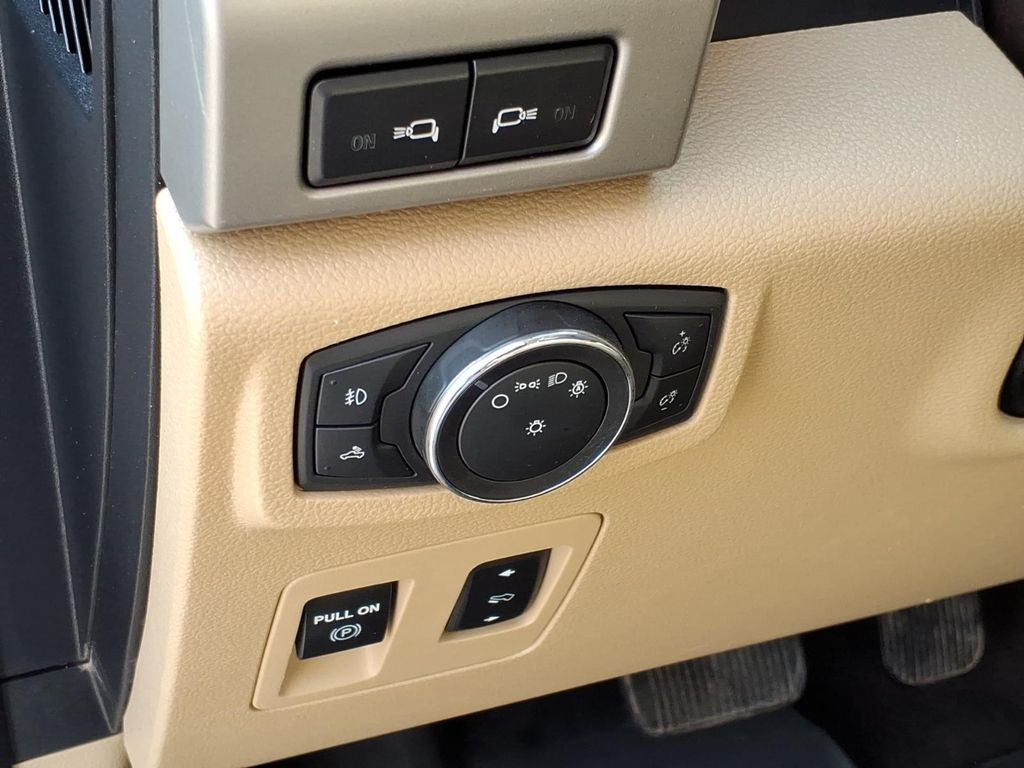 Used Car 2020 Ford F-150  Lariat For Sale Under $35,000 In Pleasanton, Texas