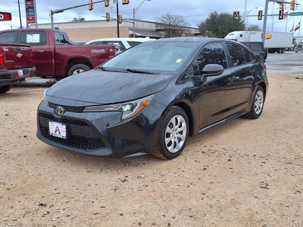 Used Car 2021 Toyota Corolla  Le For Sale Under $20,000 In Pleasanton, Texas