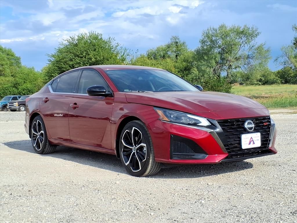 Used Car 2025 Nissan Altima  Sr For Sale Under $30,000 In Pleasanton, Texas