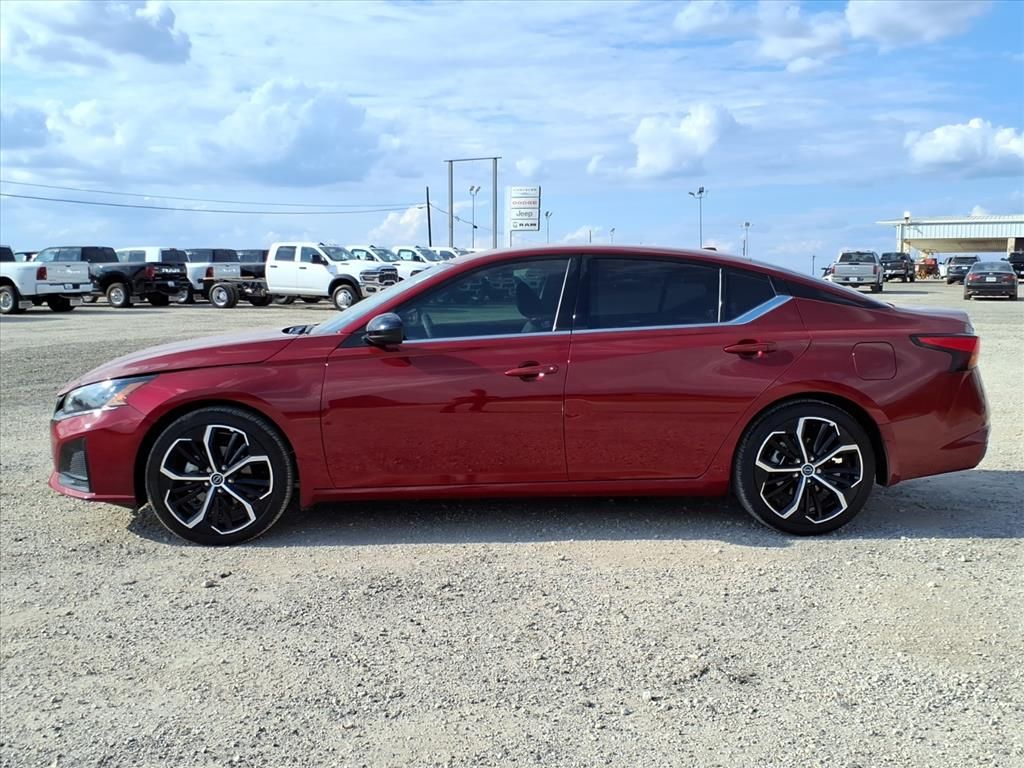 Used Car 2025 Nissan Altima  Sr For Sale Under $30,000 In Pleasanton, Texas