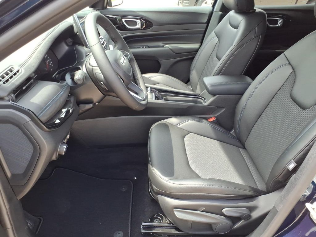 New Car 2025 Jeep Grand Cherokee  Altitude X For Sale Under $50,000 In Pleasanton, Texas