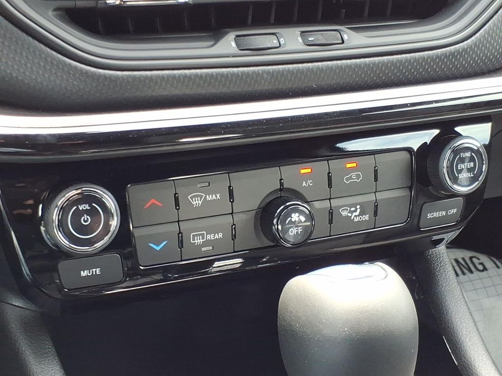 New Car 2025 Jeep Grand Cherokee  Altitude X For Sale Under $50,000 In Pleasanton, Texas