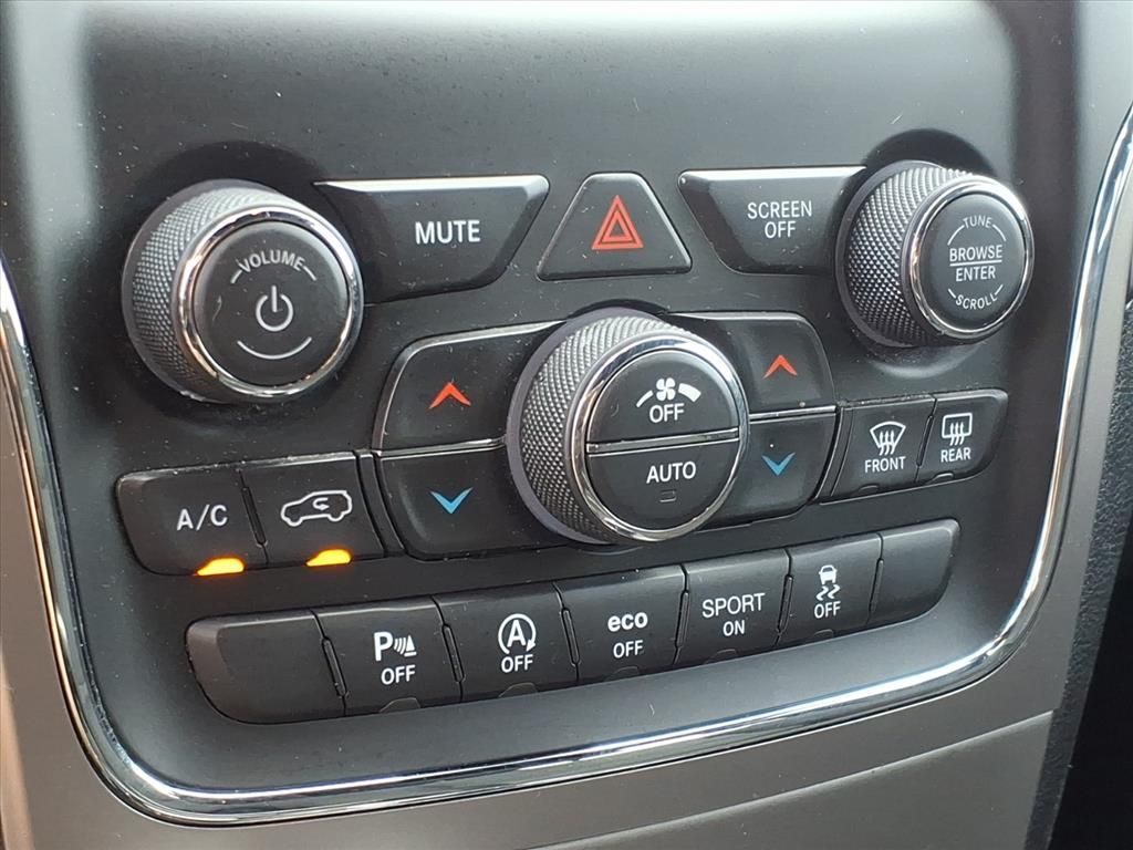 Used Car 2021 Jeep Grand Cherokee  Laredo E For Sale Under $25,000 In Pleasanton, Texas