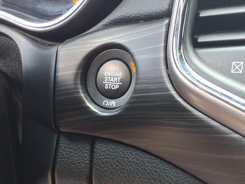 Used Car 2021 Jeep Grand Cherokee  Laredo E For Sale Under $25,000 In Pleasanton, Texas