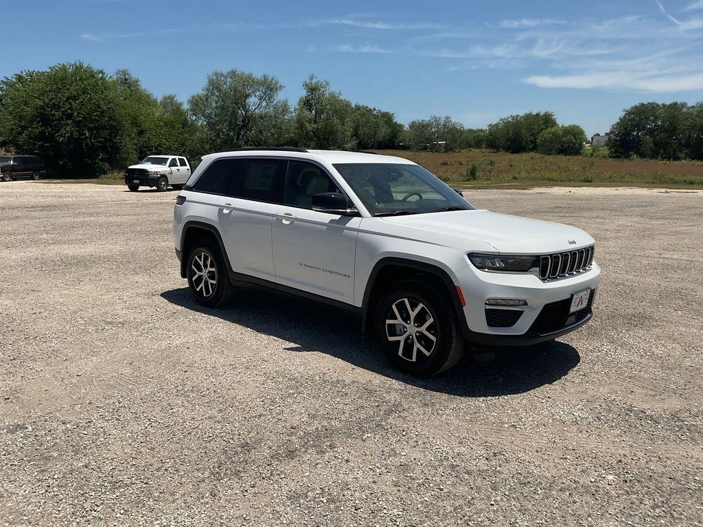 New Car 2025 Jeep Grand Cherokee  Limited For Sale Under $50,000 In Pleasanton, Texas