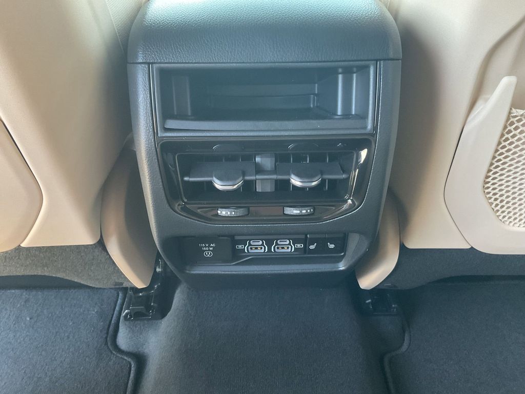 New Car 2025 Jeep Grand Cherokee  Limited For Sale Under $50,000 In Pleasanton, Texas