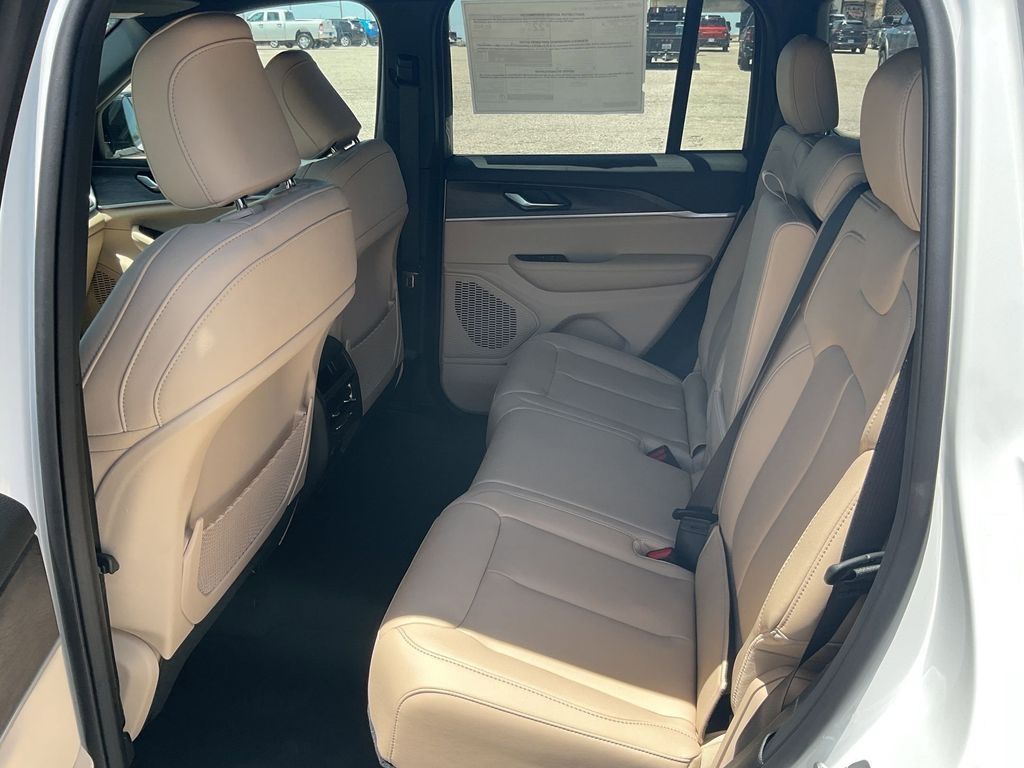 New Car 2025 Jeep Grand Cherokee  Limited For Sale Under $50,000 In Pleasanton, Texas