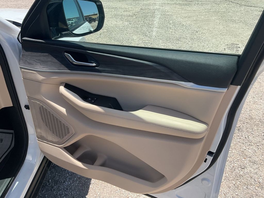 New Car 2025 Jeep Grand Cherokee  Limited For Sale Under $50,000 In Pleasanton, Texas