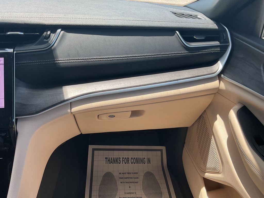 New Car 2025 Jeep Grand Cherokee  Limited For Sale Under $50,000 In Pleasanton, Texas