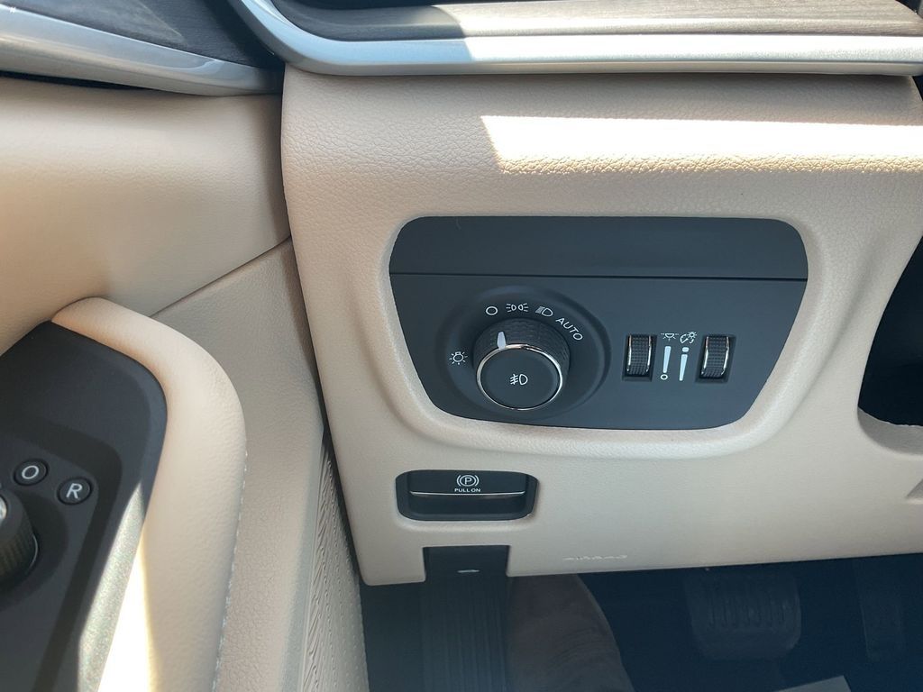 New Car 2025 Jeep Grand Cherokee  Limited For Sale Under $50,000 In Pleasanton, Texas