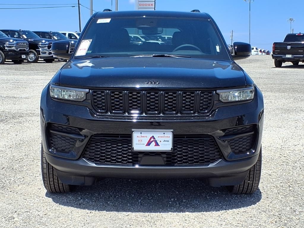New Car 2025 Jeep Grand Cherokee  Altitude X For Sale Under $50,000 In Pleasanton, Texas