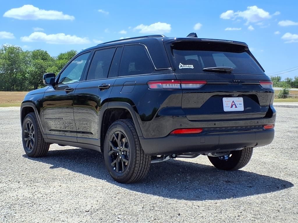 New Car 2025 Jeep Grand Cherokee  Altitude X For Sale Under $50,000 In Pleasanton, Texas