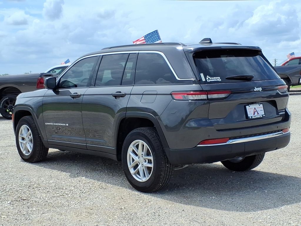 New Car 2025 Jeep Grand Cherokee  Laredo X For Sale Under $40,000 In Pleasanton, Texas