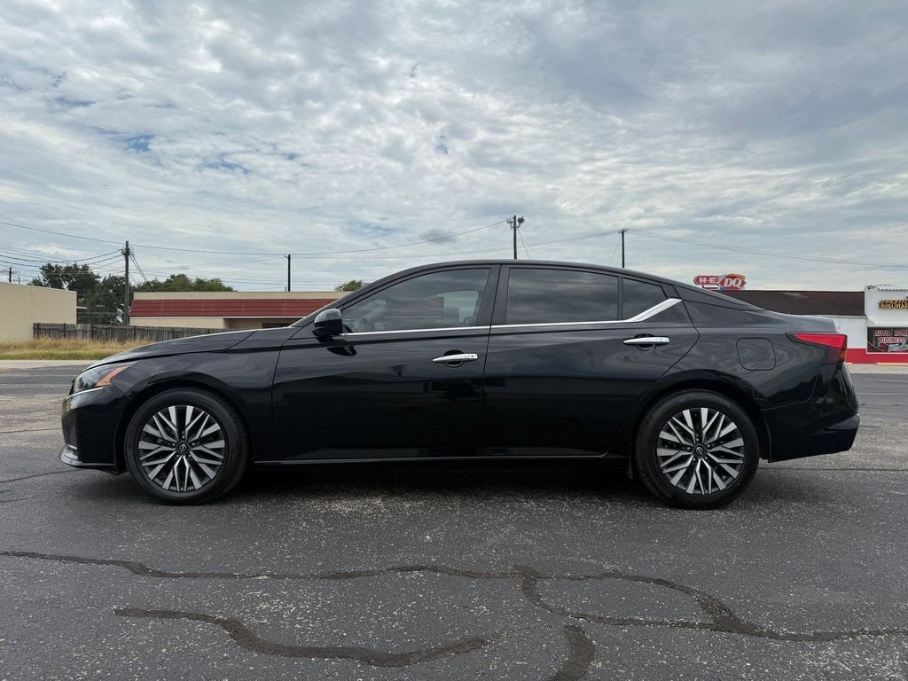 Used Car 2023 Nissan Altima  2.5 Sv For Sale Under $25,000 In Pleasanton, Texas