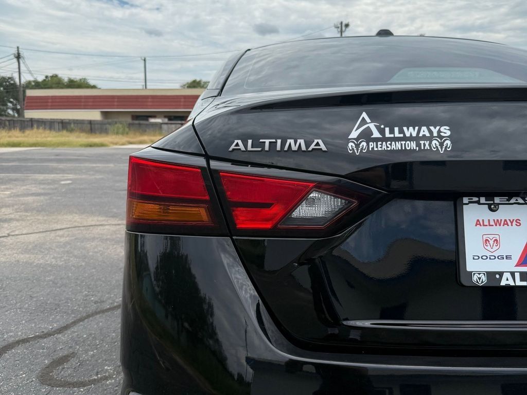 Used Car 2023 Nissan Altima  2.5 Sv For Sale Under $25,000 In Pleasanton, Texas