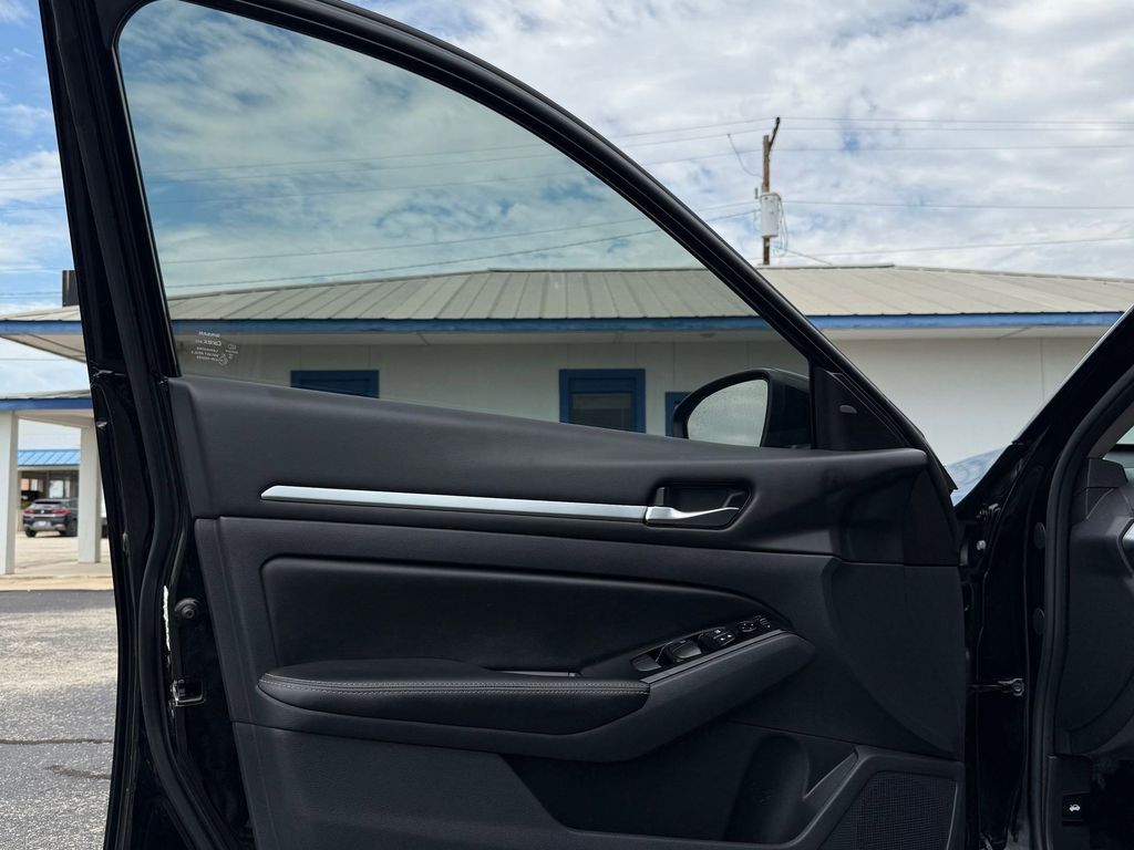 Used Car 2023 Nissan Altima  2.5 Sv For Sale Under $25,000 In Pleasanton, Texas