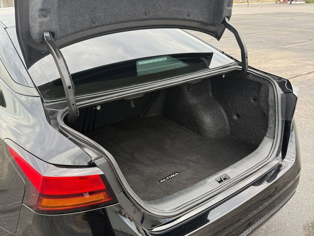 Used Car 2023 Nissan Altima  2.5 Sv For Sale Under $20,000 In Pleasanton, Texas