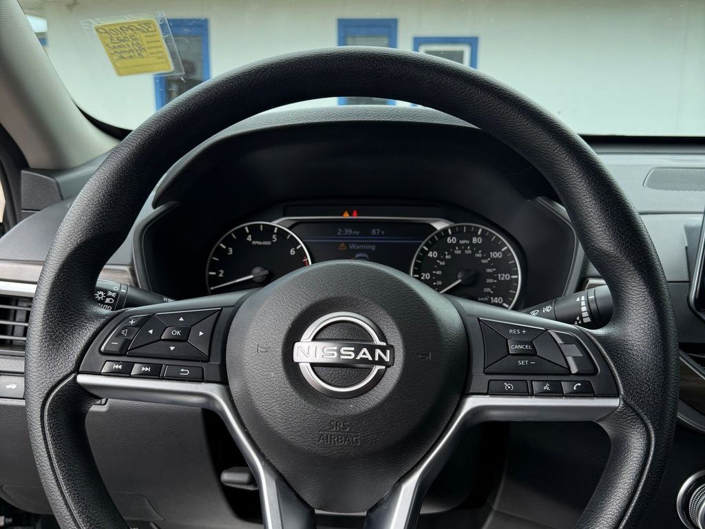 Used Car 2023 Nissan Altima  2.5 Sv For Sale Under $20,000 In Pleasanton, Texas