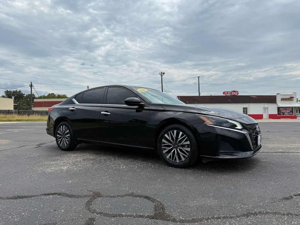 Used Car 2023 Nissan Altima  2.5 Sv For Sale Under $25,000 In Pleasanton, Texas