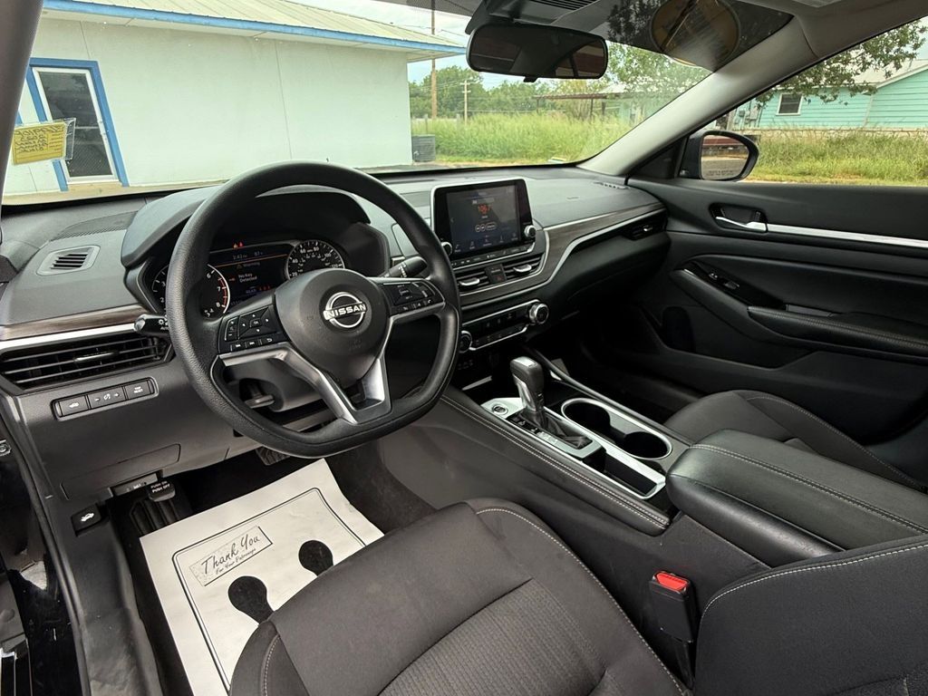 Used Car 2023 Nissan Altima  2.5 Sv For Sale Under $20,000 In Pleasanton, Texas