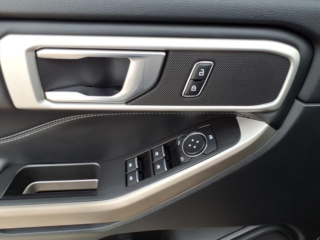 Used Car 2022 Ford Explorer  Xlt For Sale Under $30,000 In Pleasanton, Texas