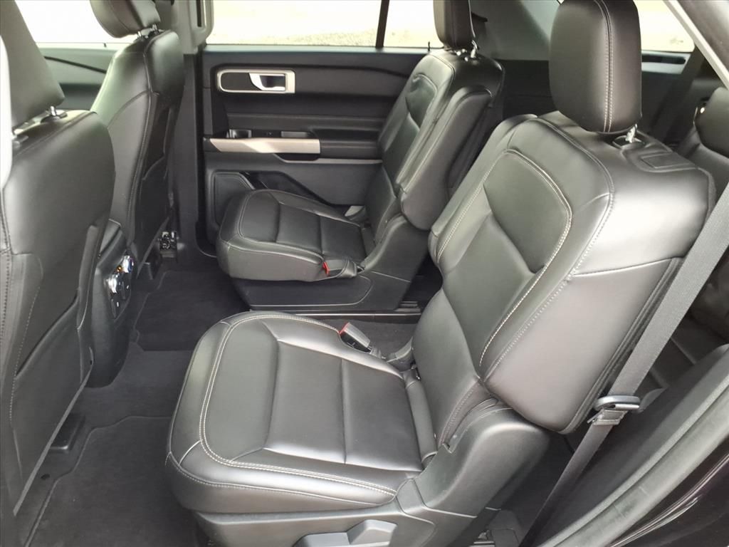 Used Car 2022 Ford Explorer  Xlt For Sale Under $30,000 In Pleasanton, Texas