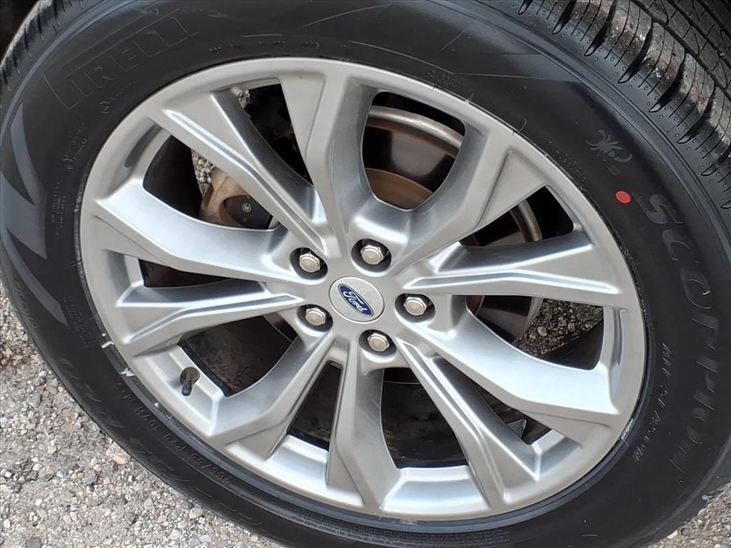 Used Car 2022 Ford Explorer  Xlt For Sale Under $30,000 In Pleasanton, Texas