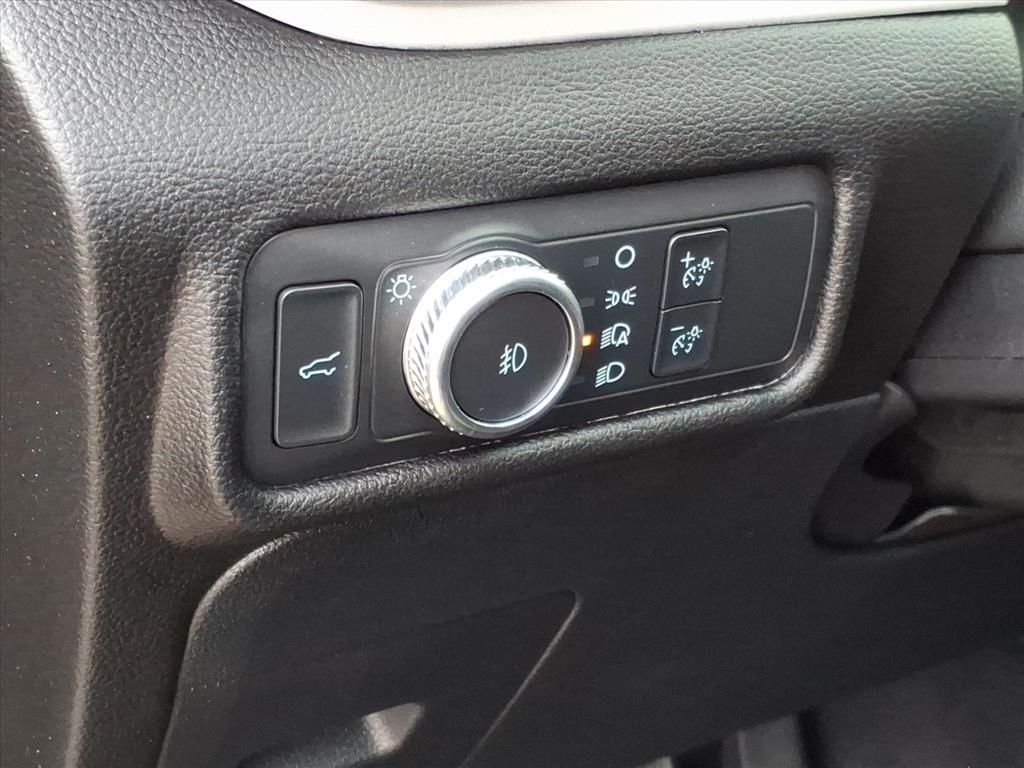 Used Car 2022 Ford Explorer  Xlt For Sale Under $30,000 In Pleasanton, Texas