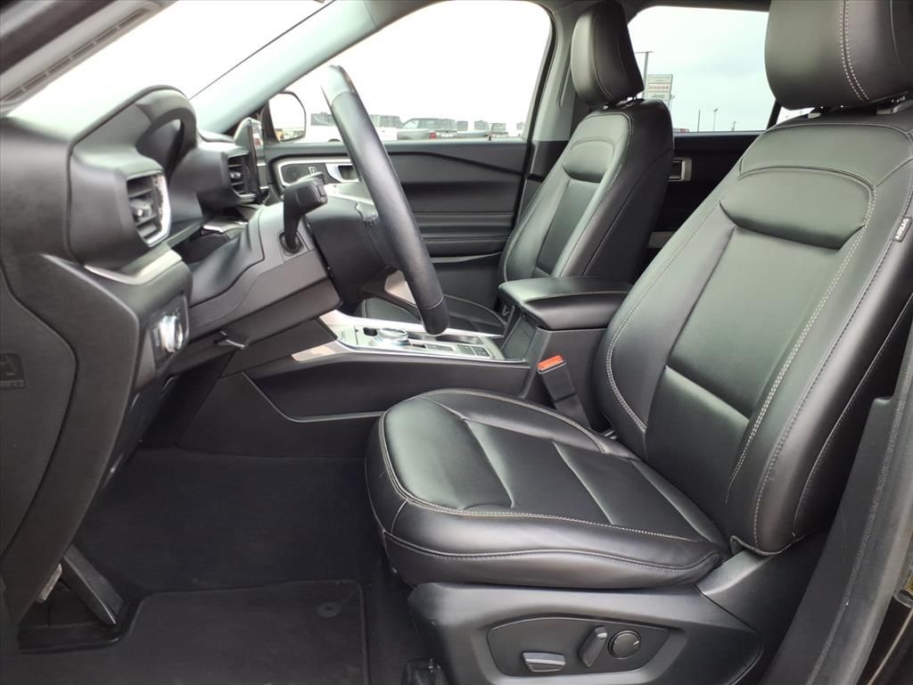 Used Car 2022 Ford Explorer  Xlt For Sale Under $30,000 In Pleasanton, Texas