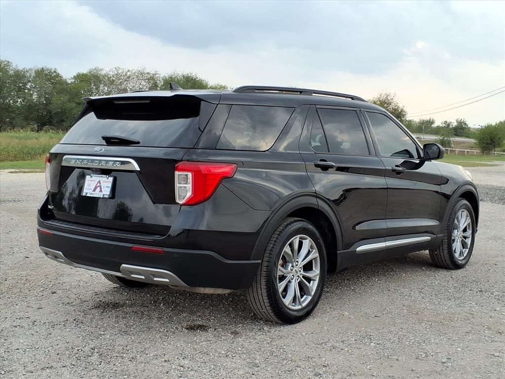 Used Car 2022 Ford Explorer  Xlt For Sale Under $30,000 In Pleasanton, Texas