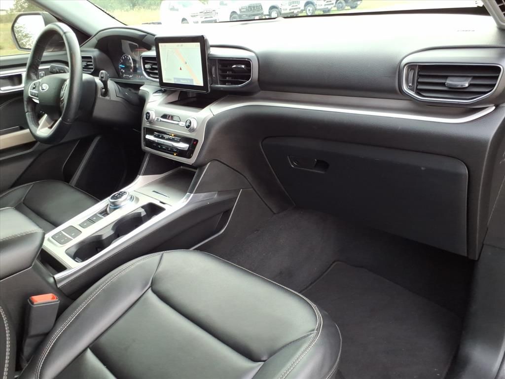 Used Car 2022 Ford Explorer  Xlt For Sale Under $30,000 In Pleasanton, Texas