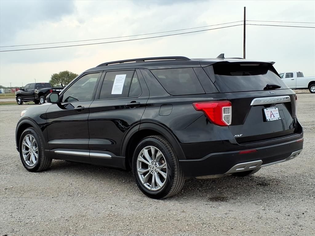 Used Car 2022 Ford Explorer  Xlt For Sale Under $30,000 In Pleasanton, Texas