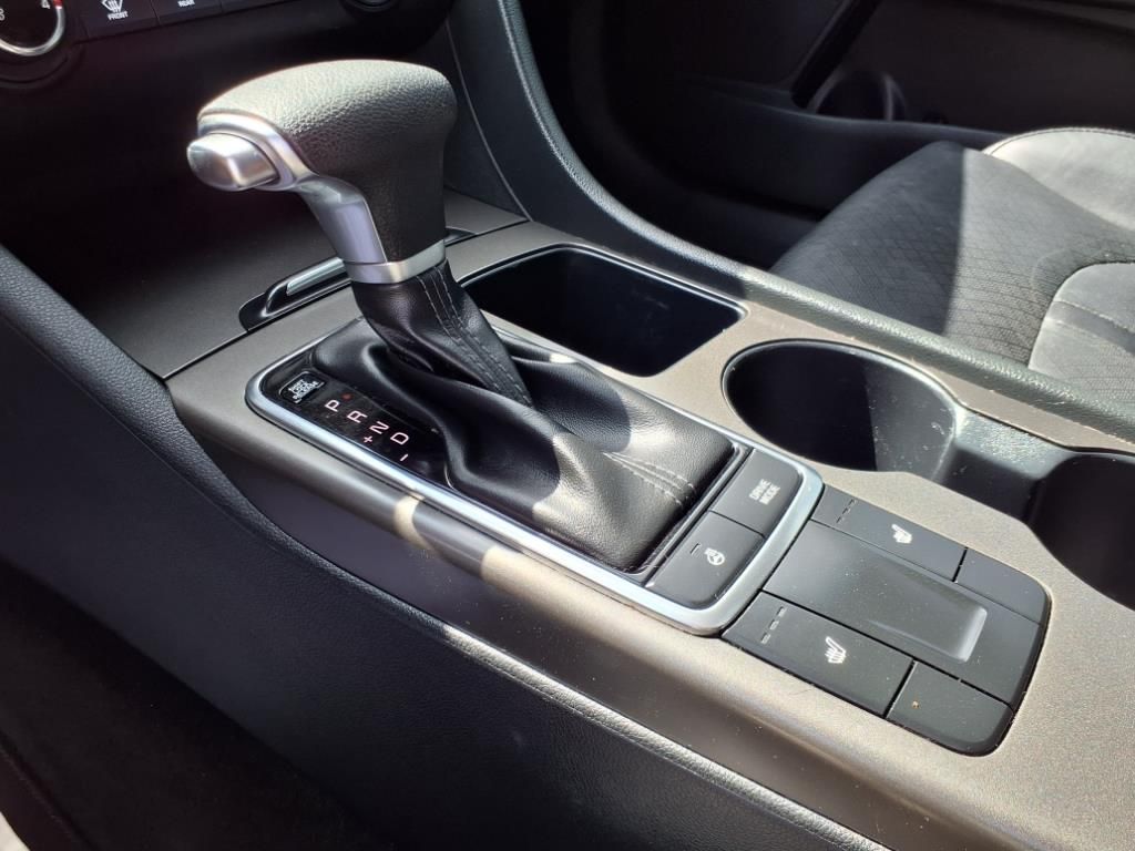 Used Car 2020 Kia Optima  Se For Sale Under $20,000 In Pleasanton, Texas