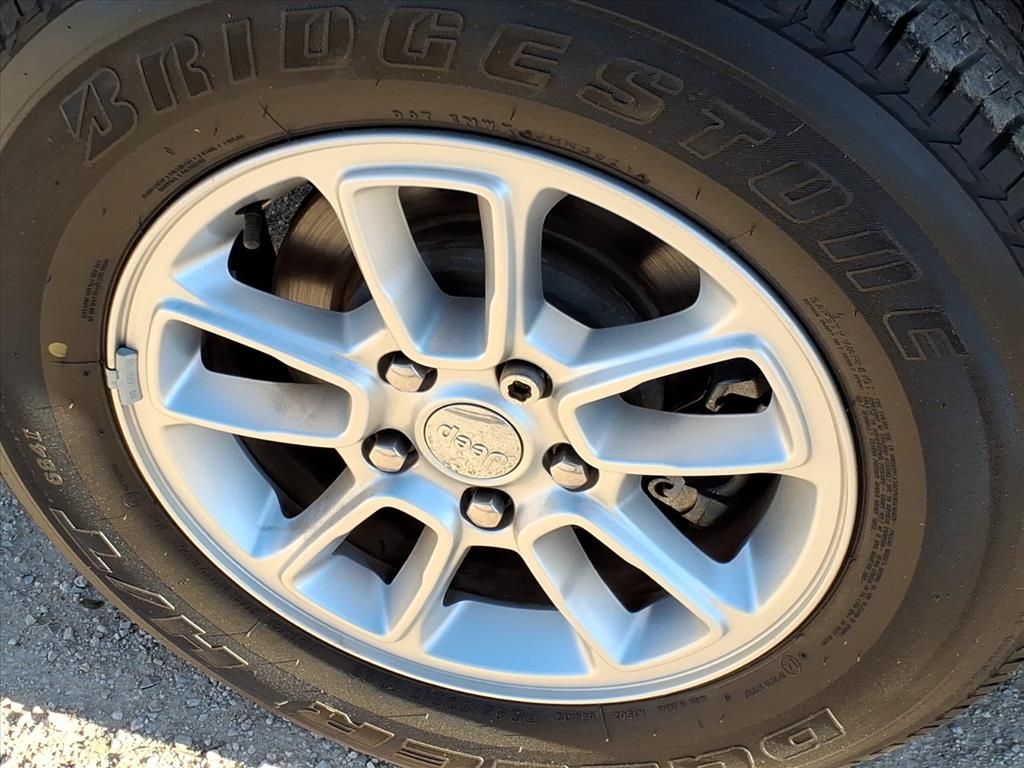 Used Car 2018 Jeep Grand Cherokee  Laredo E For Sale Under $20,000 In Pleasanton, Texas