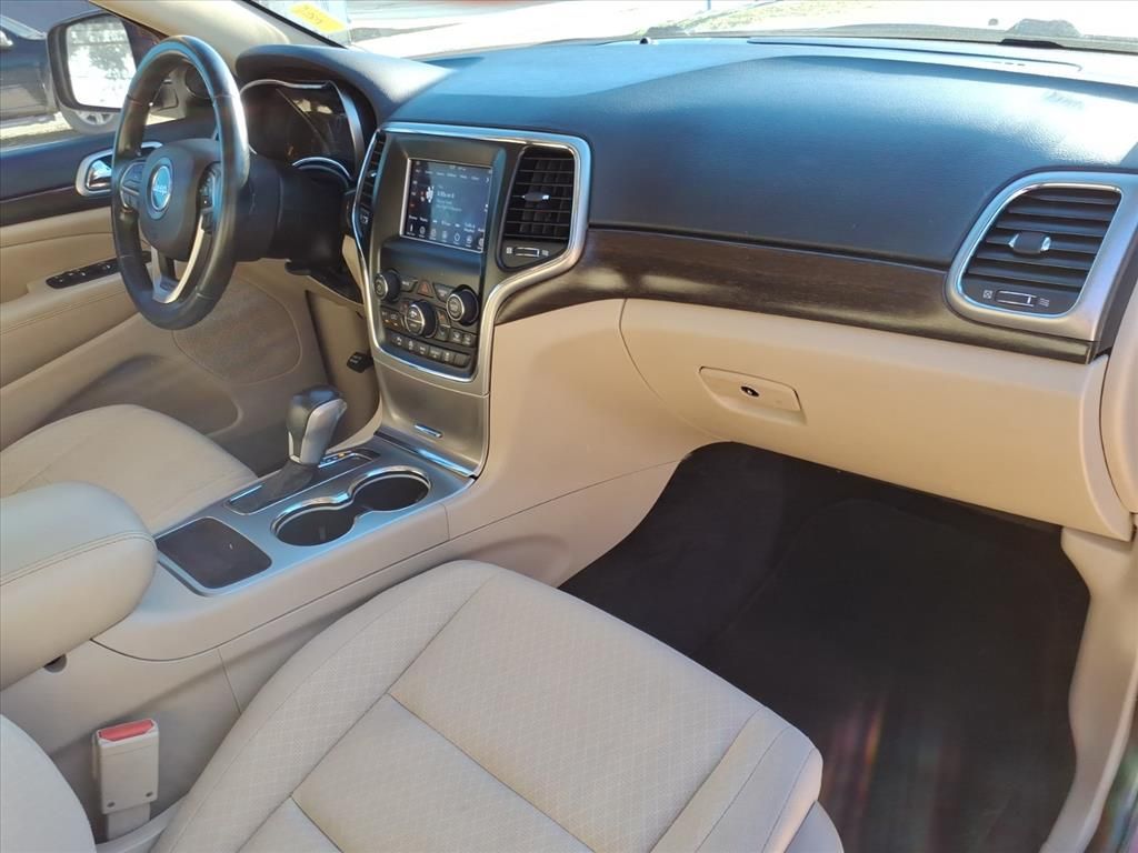 Used Car 2018 Jeep Grand Cherokee  Laredo E For Sale Under $20,000 In Pleasanton, Texas