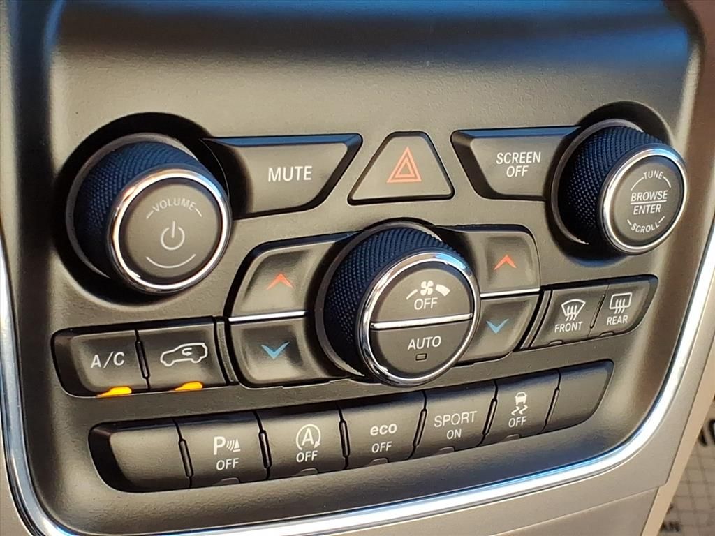 Used Car 2018 Jeep Grand Cherokee  Laredo E For Sale Under $20,000 In Pleasanton, Texas