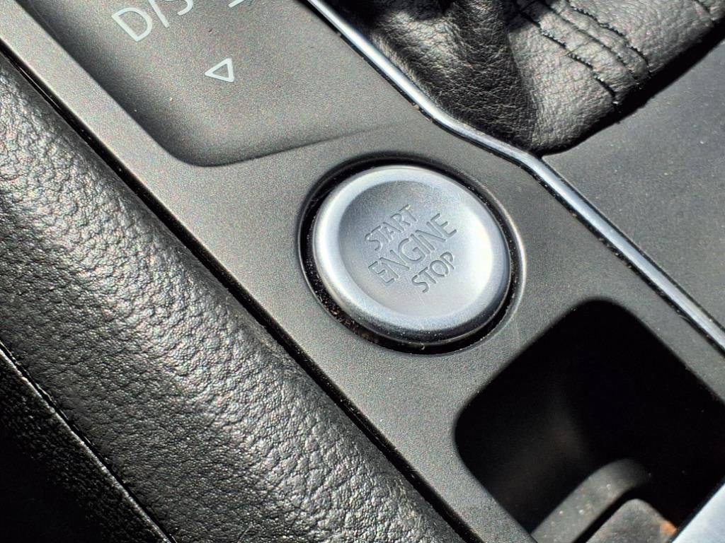 Used Car 2020 Volkswagen Atlas  3.6l V6 Sel Premium For Sale Under $25,000 In Pleasanton, Texas