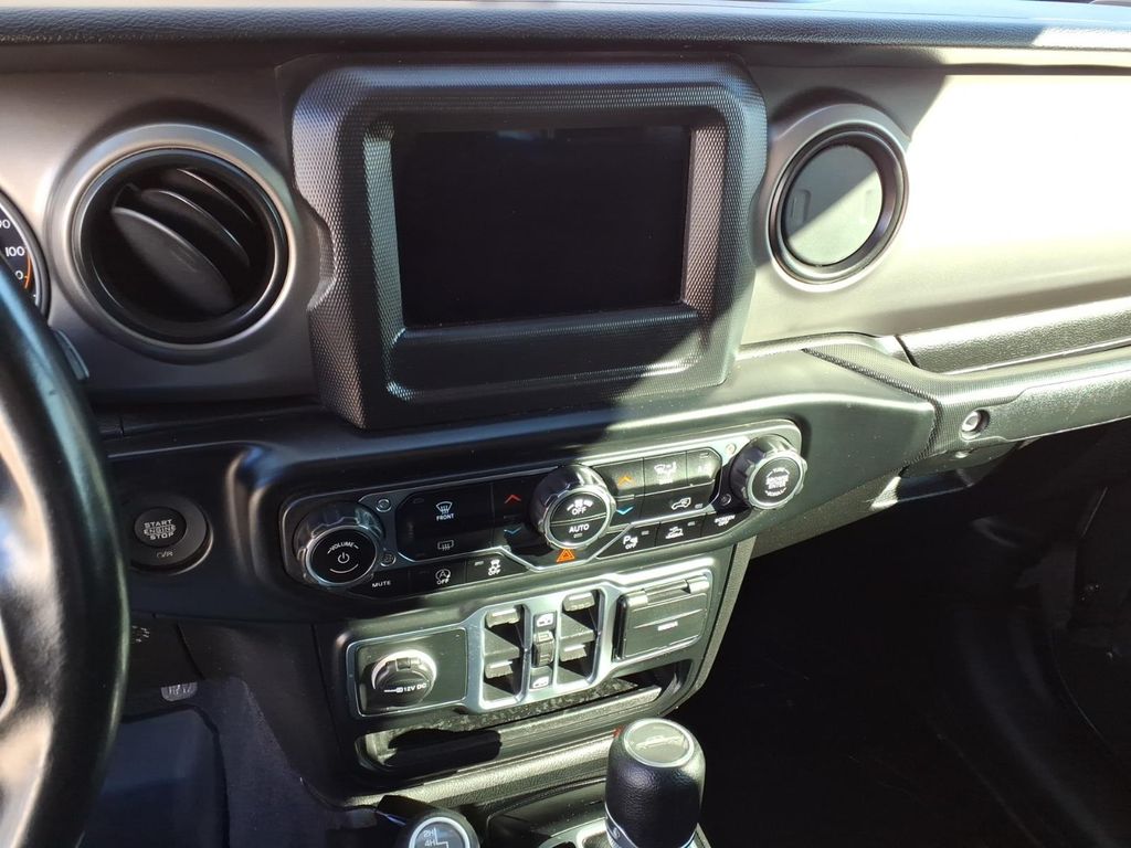 Used Car 2021 Jeep Gladiator  Sport S For Sale Under $30,000 In Pleasanton, Texas