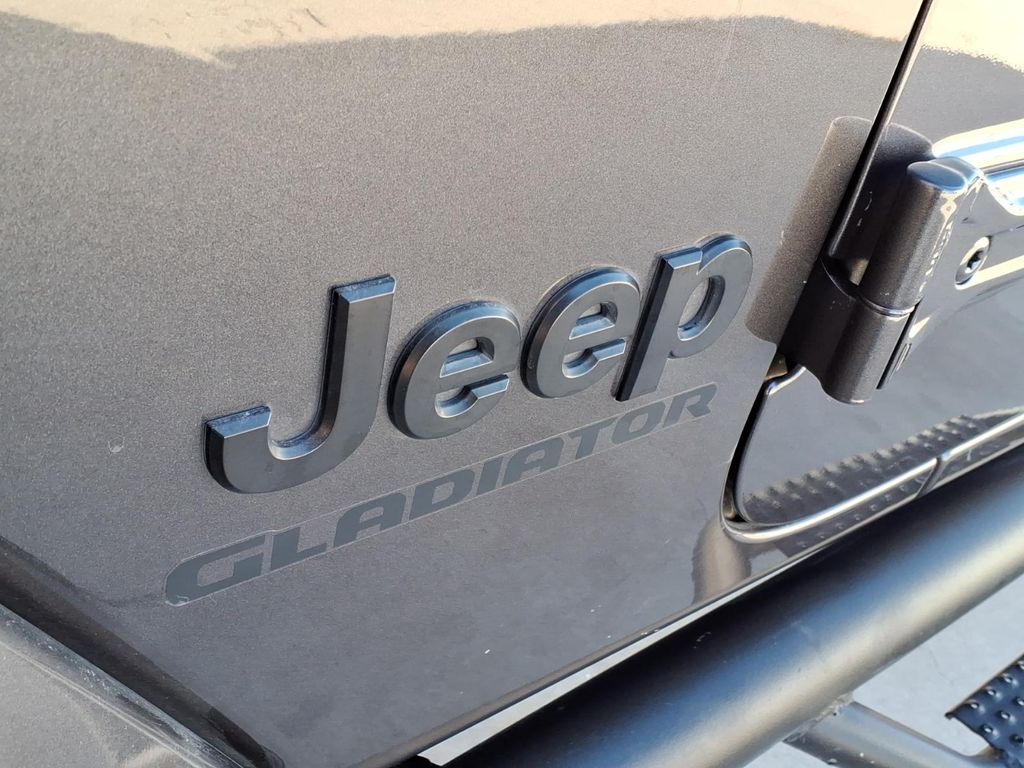 Used Car 2021 Jeep Gladiator  Sport S For Sale Under $30,000 In Pleasanton, Texas