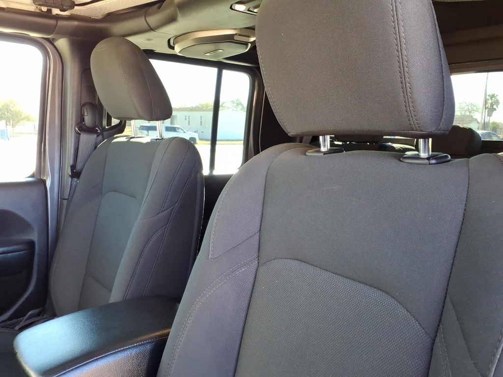 Used Car 2021 Jeep Gladiator  Sport S For Sale Under $30,000 In Pleasanton, Texas