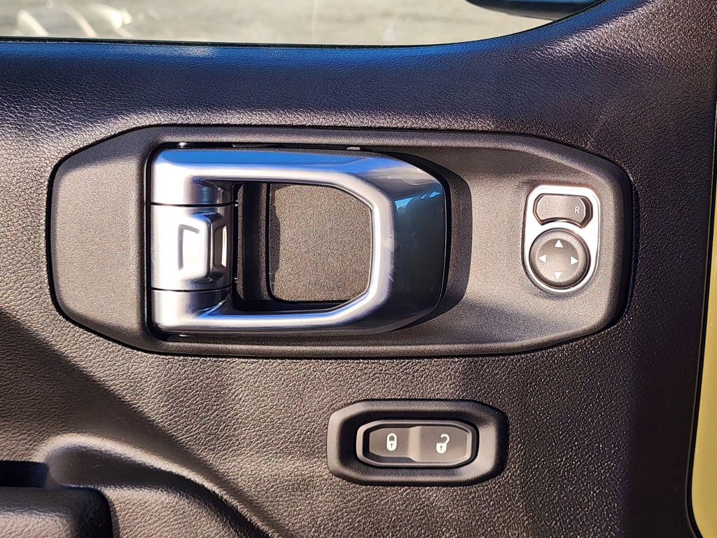 New Car 2025 Jeep Wrangler  Rubicon For Sale Under $60,000 In Pleasanton, Texas