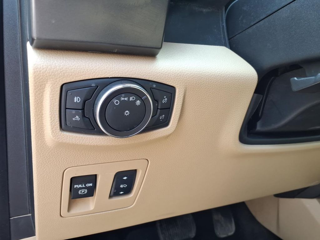 Used Car 2018 Ford F-150  Xlt For Sale Under $20,000 In Pleasanton, Texas