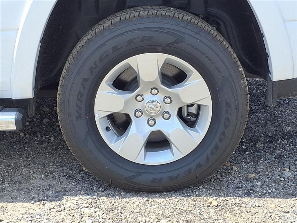 New Car 2025 Ram 1500  Lone Star For Sale Under $60,000 In Pleasanton, Texas
