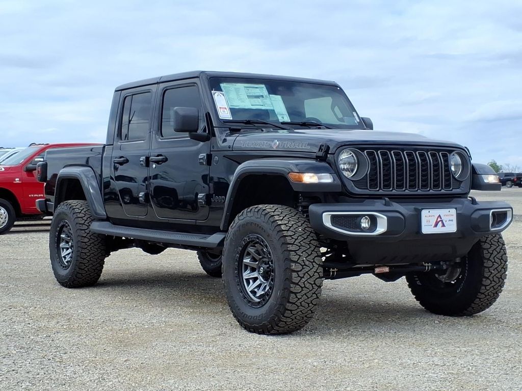 New Car 2025 Jeep Gladiator  Texas Trail For Sale Under $60,000 In Pleasanton, Texas