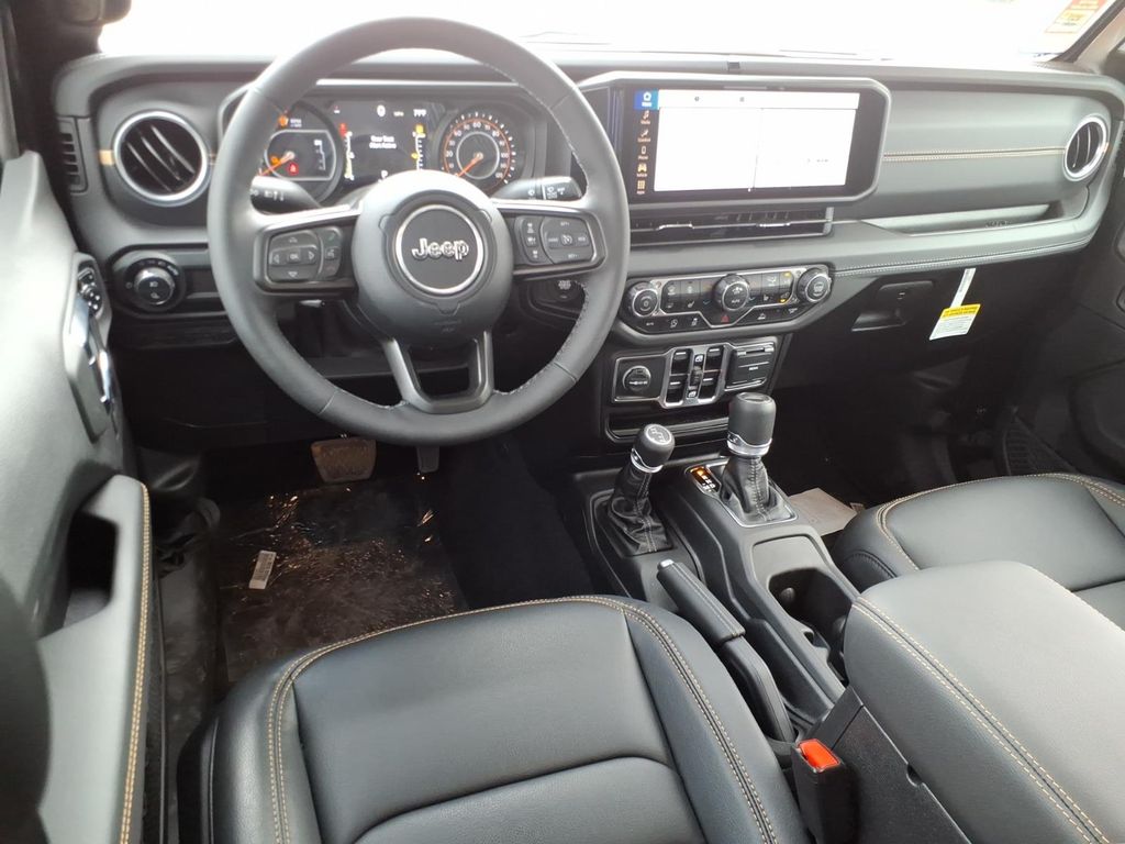 New Car 2025 Jeep Gladiator  Texas Trail For Sale Under $50,000 In Pleasanton, Texas