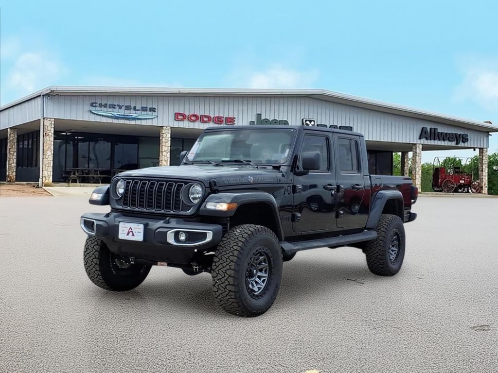 New Car 2025 Jeep Gladiator  Texas Trail For Sale Under $50,000 In Pleasanton, Texas