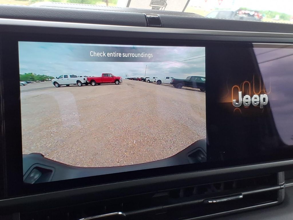 New Car 2025 Jeep Gladiator  Texas Trail For Sale Under $50,000 In Pleasanton, Texas
