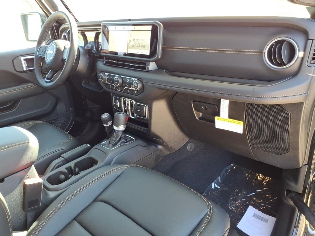 New Car 2025 Jeep Gladiator  Texas Trail For Sale Under $50,000 In Pleasanton, Texas